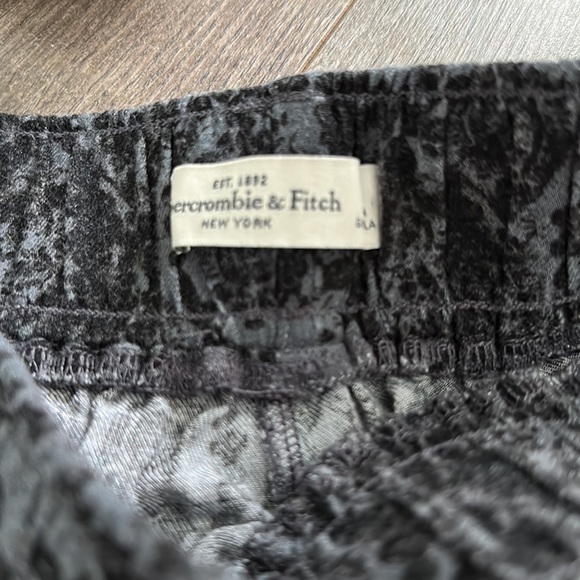 Abercrombie pattern pants - Picture 2 of 5